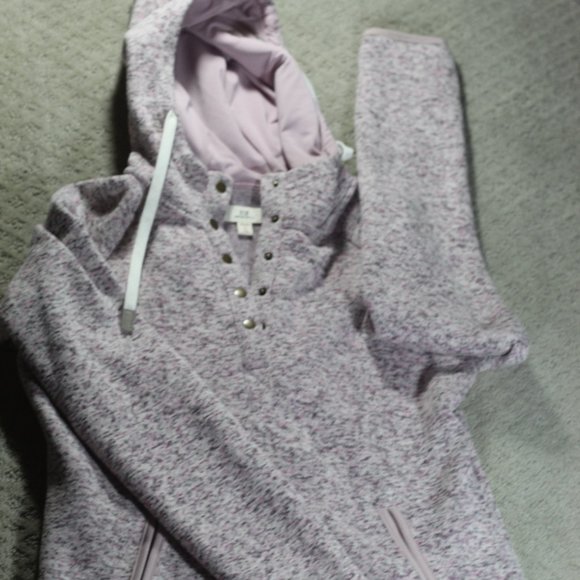 Thread + Supply Size M Pink Grey Variegated Snap Button Rounded Hem Hoodie NWOT - Picture 2 of 6